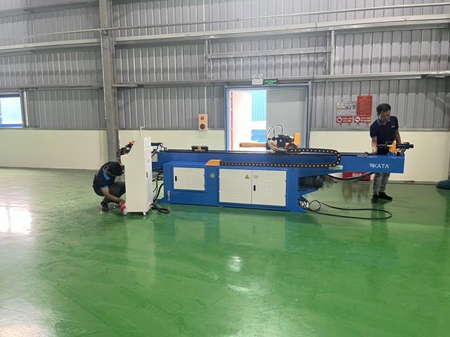 Máy uốn CNC - Công Ty TNHH Sản Xuất Thương Mại Xuất Nhập Khẩu Thiết Bị Máy Móc KATA